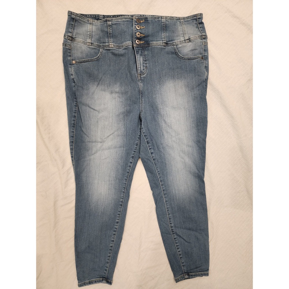 Torrid cropped stretch jeans / jeggings: medium wash Women's 20 short